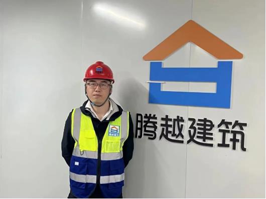 先鋒人物|“我不算聰明，所以要用努力來(lái)彌補(bǔ)”
